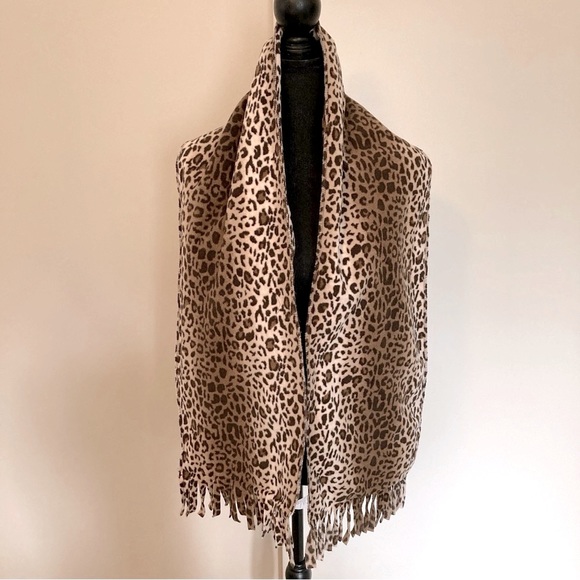 Leopard Print Fleece Scarf One Size Fits Most - Picture 2 of 5